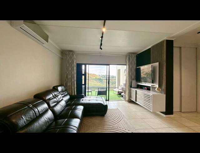 2 BEDROOM TOWNHOUSE FOR SALE IN OAKDENE